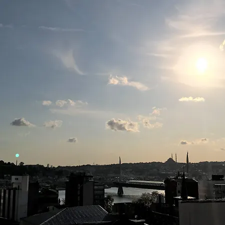 Galatahan Karakoy 3*